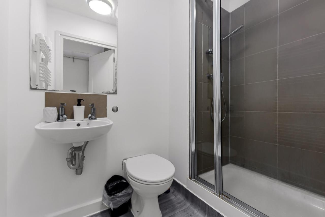 Spacious 2 Bedroom Apartment In Ealing Broadway Екстериор снимка