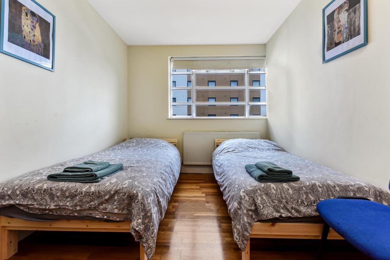 Spacious 2 Bedroom Apartment In Ealing Broadway Екстериор снимка